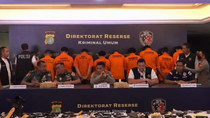 10 Tersangka Penjual Senjata Api Ilegal Ditangkap, Kapolda Metro : Masih Banyak Sifatnya Rahasia