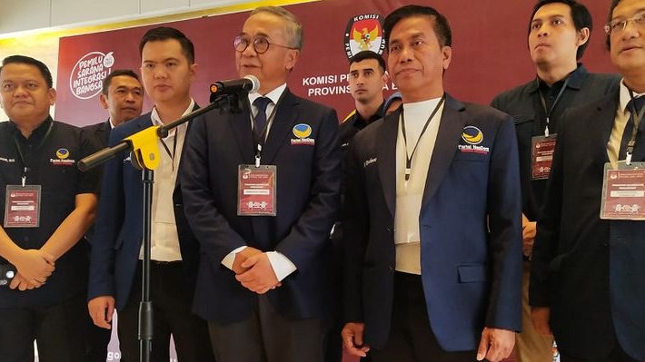 Bakal Caleg Nasdem Jabar Daftar ke KPU Jabar, Ada Lucky Hakim Mantan Wabup Indramayu dan Seleb
