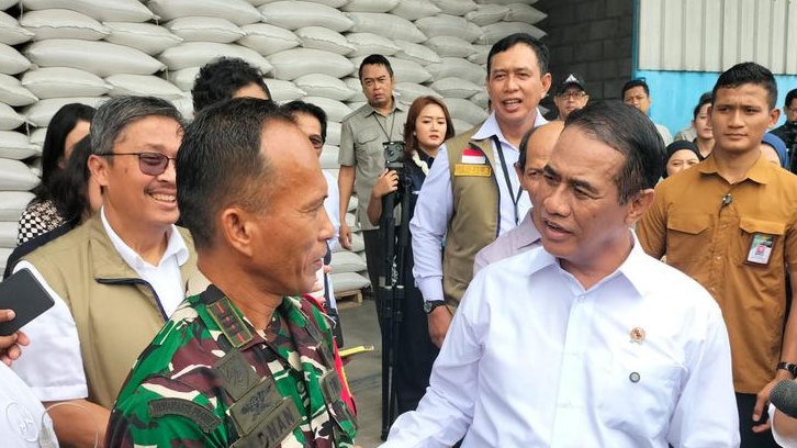 Mentan Amran Bantah Gudang Beras Kosong, Stok Nasional Disebut Capai 5 Juta Ton