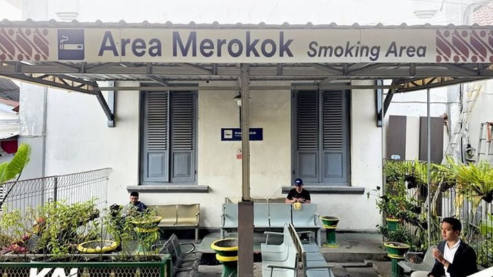 DPR Usulkan Smoking Area di Gerbong Kereta, Bolehkah? Berikut Ini Aturannya
