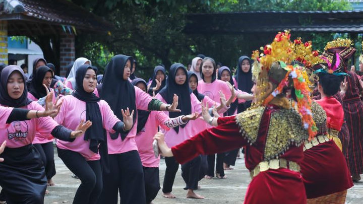Srikandi Ganjar Ajak Perempuan Milenial Belajar Tarian Khas Sumsel