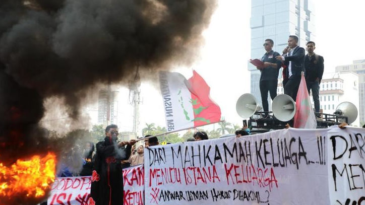 BEM Nusantara Meminta Anwar Usman Mundur dari Ketua MK: Kongkalikong Intervensi Politik Kepentingan Keluarga