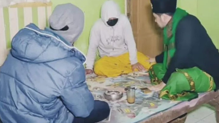 Jauh Lebih Sangar dari Ibu Siti, Ini 10 Kisah Poliandri di Indonesia, Tak Puas Poliandri Akhirnya Selingkuh