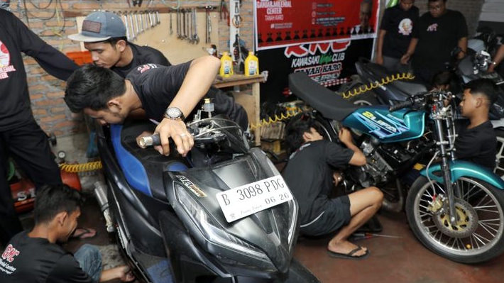 GMC Sumut Kenalkan Ganjar di Karo Lewat Pelatihan Tune up Sepeda Motor