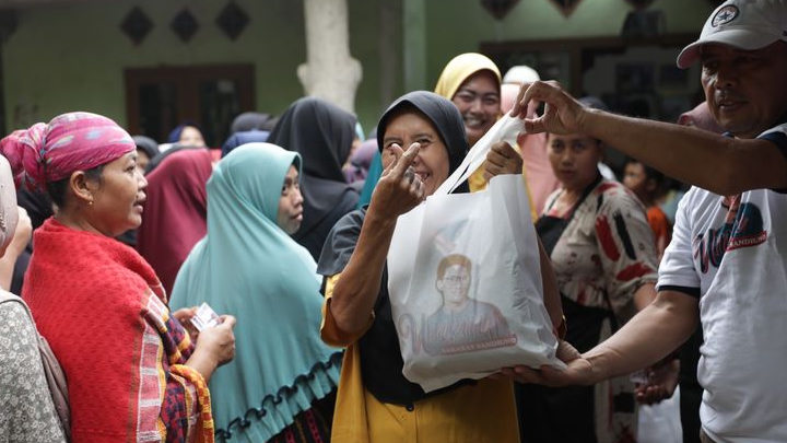 Harga Beras Naik, Relawan Sandiaga Uno Gelar Bazar Sembako Murah di Kabupaten Bogor