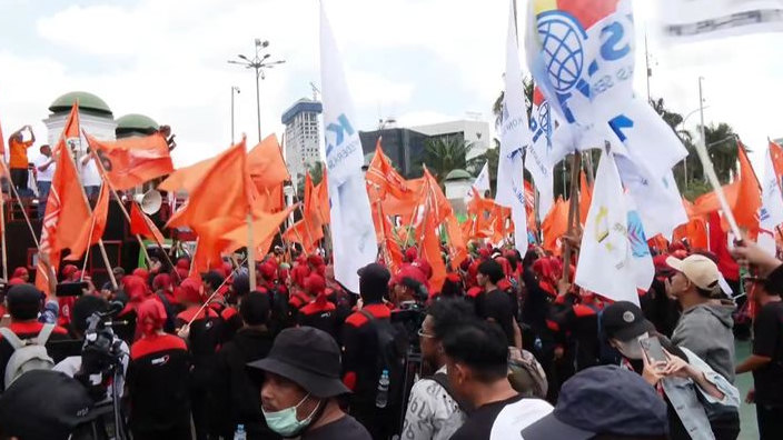 Demo 3 Desember, Puluhan Ribu Buruh Kumpul di Jakarta, Tuntut Upah Naik, Inflasi Aja Jalan, Masa Upah Diam?