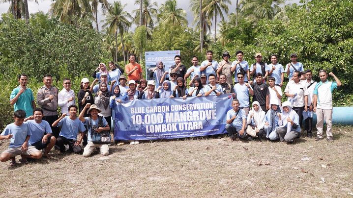 Telkom Tanam 10.000 Mangrove di Lombok Utara, Perkuat Ketahanan Pesisir dari Abrasi dan Iklim