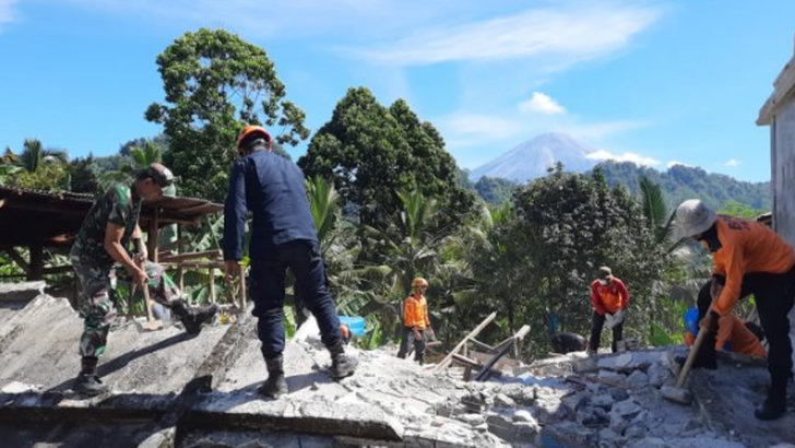 Gempa dengan kekuatan magnitudo 5,2 mengguncang Lumajang, Jawa Timur