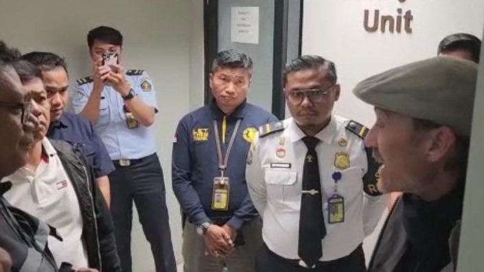 WNA Australia Mau Pulang ke Negaranya Usai Ludahi Imam Masjid, Diamankan Polisi di Bandara Soetta