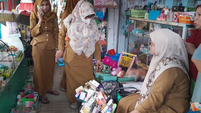 Disdag Parepare Turun Sisir Barang Tidak Layak Edar di Pasaran
