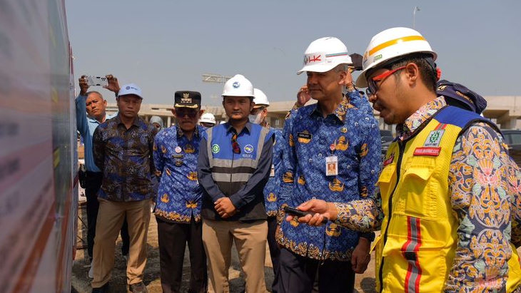 Terima Keluhan Banjir Rob di Demak, Ganjar Cek Progres Tol Semarang-Demak Seksi 1