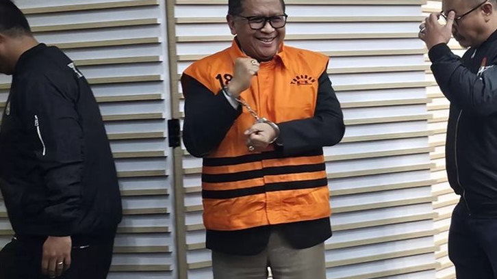 Hari Ini Sidang Vonis Hasto, Sekelompok Massa Gelar Unjuk Rasa di PN Jakpus