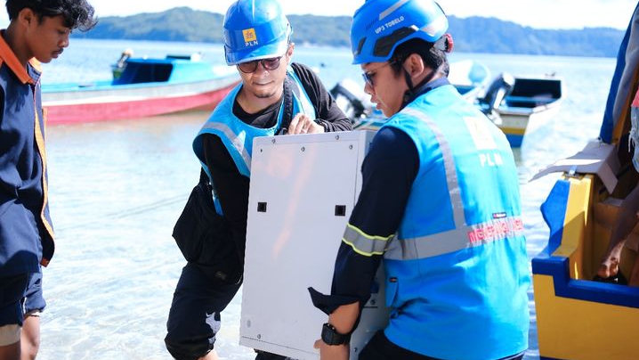 PLN Hadirkan Listrik 24 Jam di Maluku Utara, Siswa Kepulauan Kini Bisa Belajar Digital