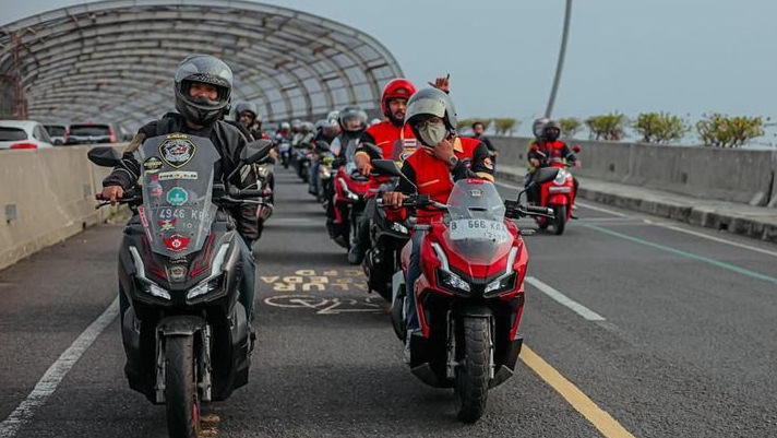 Paguyuban Motor Honda Bekasi Ramaikan Honda Premium Matic Day