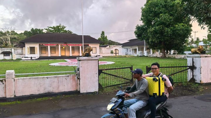 Masuk Istana