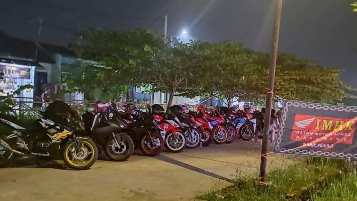 Ikatan Motor Honda Karawang Gelar Kopling Sambil Berbagi Kebaikan