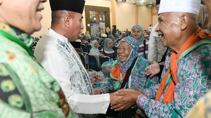 Kepulangan Jemaah Haji Kloter 1 Asal Sumut Disambut Gubernur Edy Rahmayadi di Asrama Haji Medan