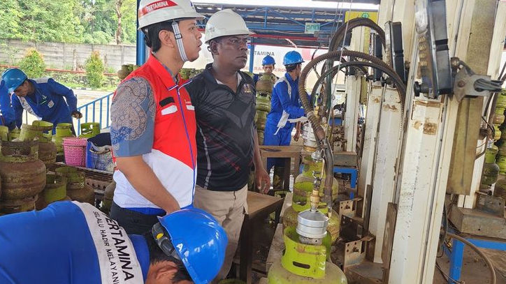 Pastikan Sesuai Takaran, Pertamina Patra Niaga Awasi Pengisian Gas LPG di Wilayah Banten