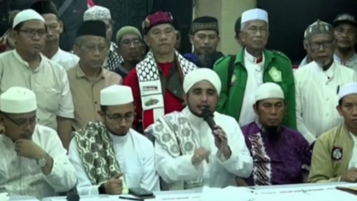 Munajat Kubro 212 Klaim Dihadiri Jutaan Umat Islam, Atribut Partai Haram, Bendera Indonesia dan Palestina Wajib