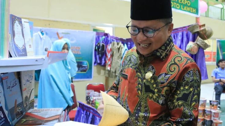 Kemenag Sumbar Perkuat Kemandirian Ekonomi Pesantren Melalui Expo di UIN Bukittinggi