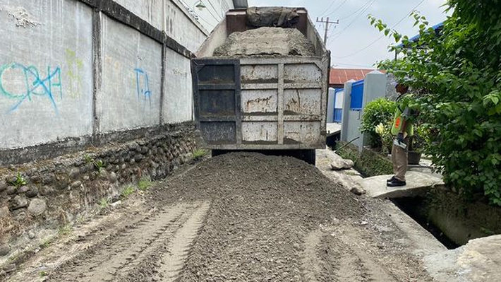 Wali Kota Bobby Nasution Menegaskan Pemko Tengah Benahi Jalan Rusak di Medan