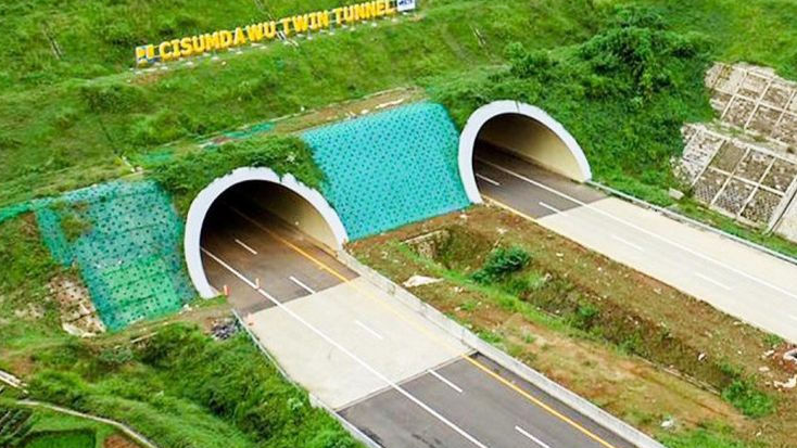 Info Terowongan Kembar Tol Cisumdawu Alami Keretakan Bikin Kaget, Ternyata Sarang Laba-laba