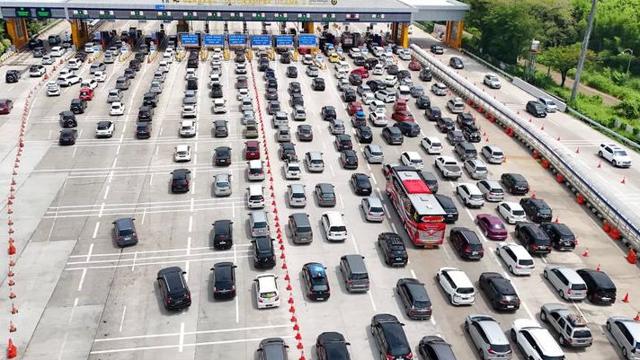 Momen Libur Nataru, Tercatat 524.060 Kendaraan Roda Empat Sudah Masuk ke Bandung