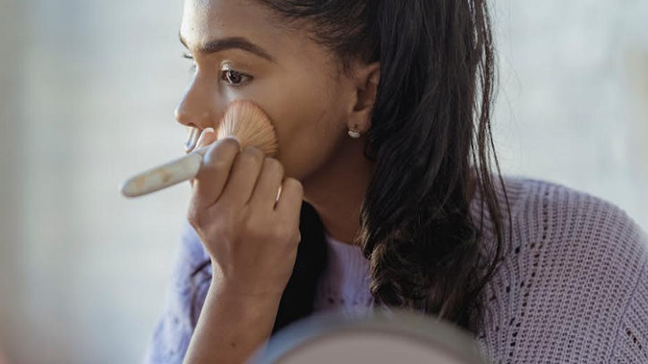 Wajah Kusam karena Salah Shade? Kenali Cara Cek Undertone Kulit Sebelum Beli Makeup