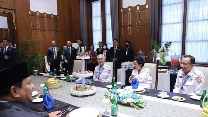 Di Momen Peringatan Hari Lahir Pancasila, Prabowo Celetuki Megawati : Agak Kurus Bu