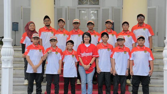 Amanda Soemedi Lepas Tim Baseball Flash Bandung U10 dan U12 untuk Turnamen Asia Pacific di Filipina