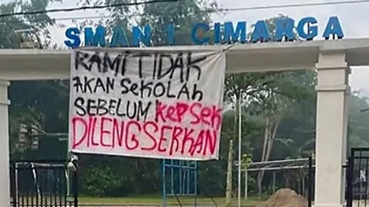 Tak Terima Temannya Ditampar Kepsek Usai Ketahuan Merokok, Ratusan Siswa SMAN 1 Cimarga Kompak Mogok Sekolah