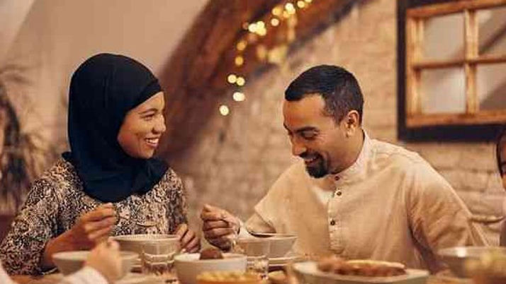 Berpuasa Tapi Gak Sengaja Makan, Lanjut Puasa Atau Batal? BERIKUT DALILNYA