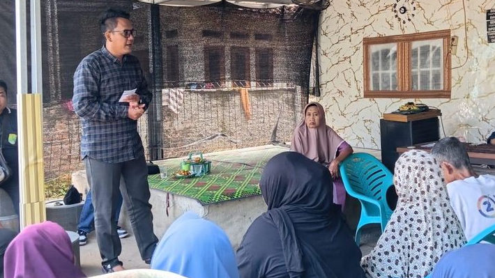 Aksi Nyata Peduli Warga, Klinik Amanah Bunda Gelar Pengobatan Gratis di Plawad Karawang
