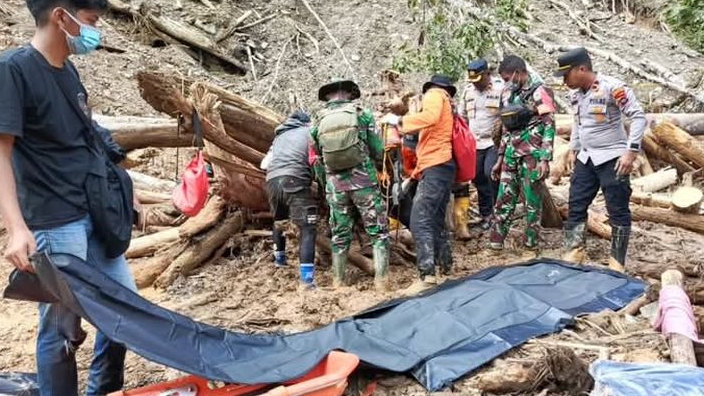 Kemensos Bergerak Cepat Salurkan Bantuan Pasca-Banjir Bandang Pegunungan Arfak!
