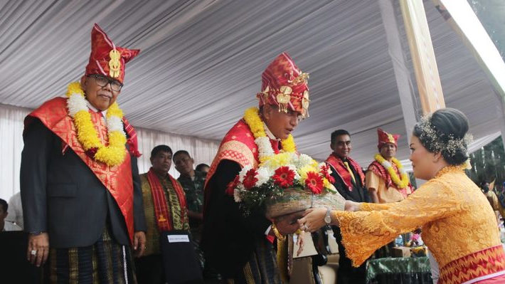 Buka Festival Buah dan Bunga Tanah Karo 2023, Gubernur Edy Rahmayadi Sebut 65% Logistik di Pasok dari Karo, Penting Bangun Jalan Alternatif