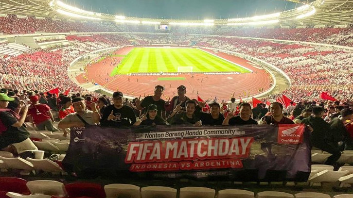 Komunitas Motor Honda Meriahkan Pertandingan Sepakbola Indonesia vs Argentina