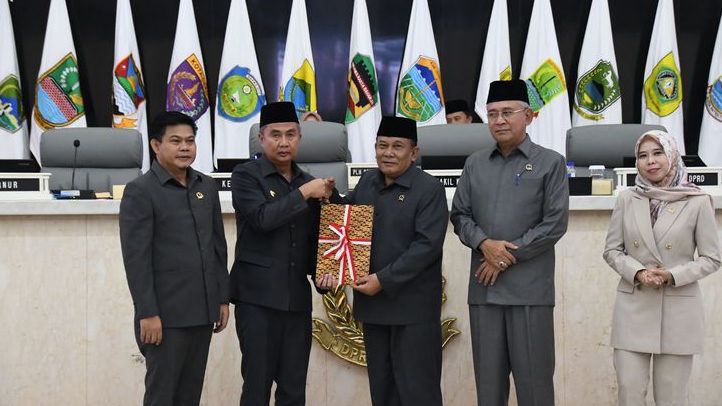DPRD Jawa Barat Sampaikan Rekomendasi LKPJ Gubernur TA 2023, Fokus pada Pendidikan dan BUMD