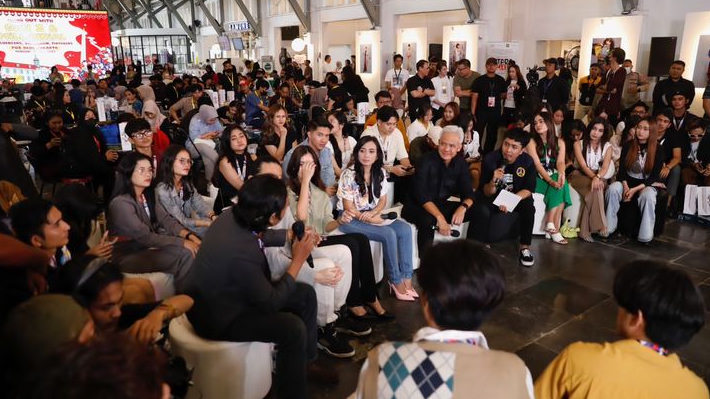 Ganjar Pranowo Beri Contoh Proses Kreatif kepada Generasi Z dan Milenial di Jakarta