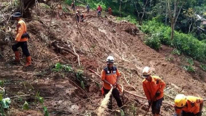 BNPB Sukabumi : 5 Orang Tewas dan 4 Hilang Akibat Tertimpa Tanah Longsor, Ini Identitasnya
