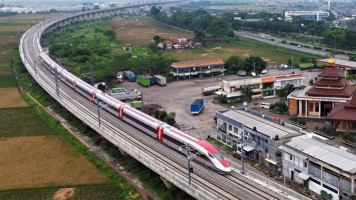 Kapolres Karawang Sosialisasikan Keamanan Jaringan Kereta Cepat yang Sudah Dialiri Listrik Tegangan Tinggi