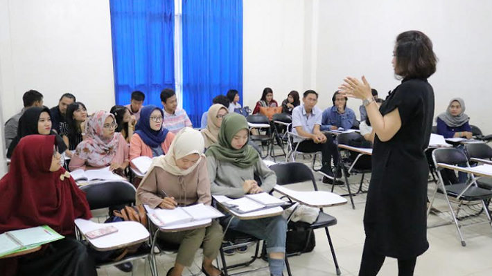 Beban Tinggi Upah Tak Seimbang, Gaji Dosen di Bawah UMK, DPR Minta Standar Upah Nasional
