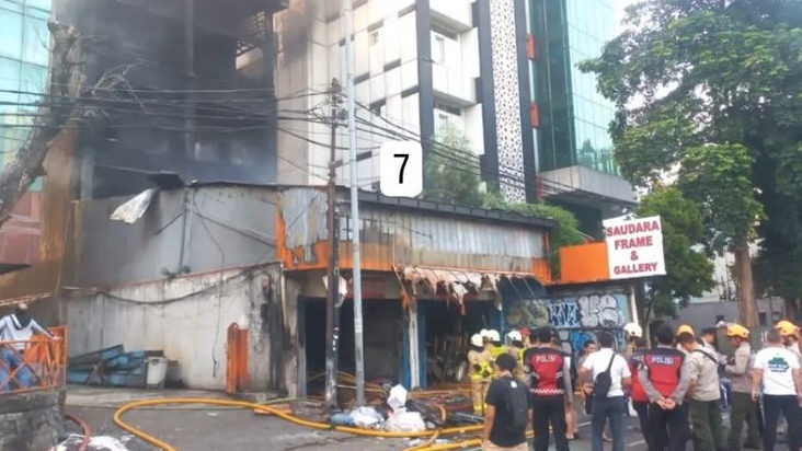 Kebakaran Tewaskan 7 Karyawan Toko Figura Saudara Frame di Mampang, 5 Korban Alami Luka Bakar