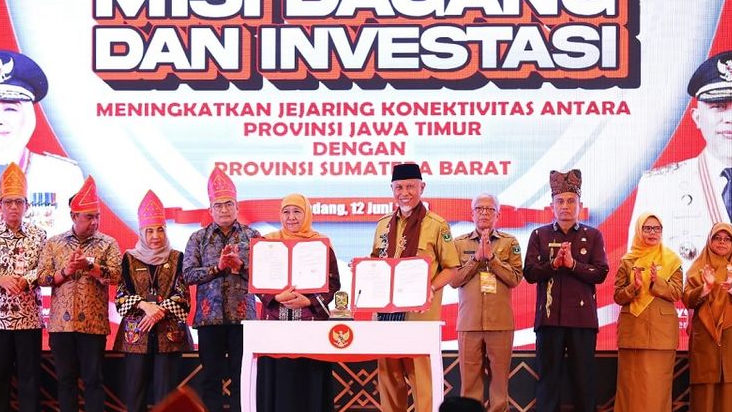 Cuma Beberapa Jam Khofifah Datangi Sumbar Bawa Misi Dagang Langsung Deal Rp231,7 Miliar