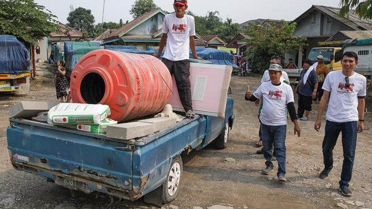Komunitas Supir Truk Pendukung Ganjar Bantu Renovasi Pangkalan Truk di Kabupaten Bogor