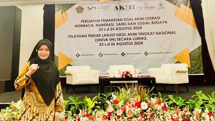 Perjuangan Nora Sirait, Biasa Lihat Sawah Kini Bersinar di Panggung Pendidikan