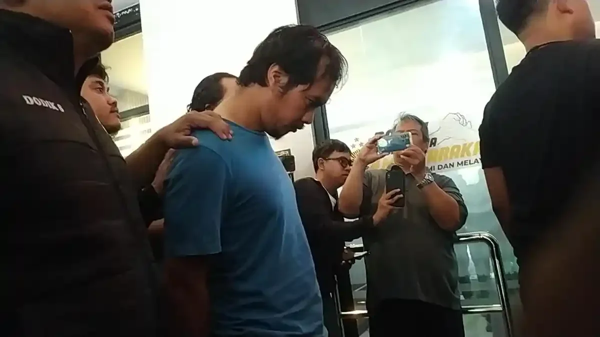 Tersangka Dwi Bagus Martono yang memutilasi istri sirinya Dini dan bayi 4 tahun di Madiun Jatim.
