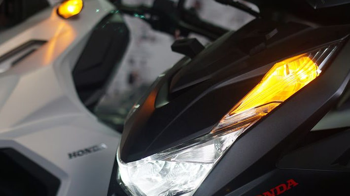Fungsi Lampu Sein ‘Kanan’ dan ‘Kiri’ Pada Sepeda Motor