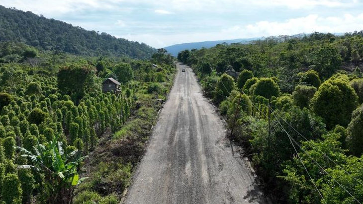 Pengerjaan Jalan Ussu-Nuha-Beteleme Sudah Tahap Pelapisan Agregat, Segera Diaspal