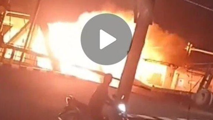 Sempat Melarikan Diri Usai Ditabrak Kereta Api, Sopir Truk Kernek Diamankan, Penyebab Kebakaran Didalami