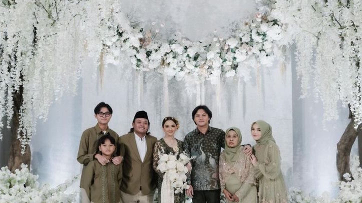 Sempat Ragu Restui Rizky Febian dan Mahalini, Sule Akhirnya Beri Lampu Hijau hingga Hadiri Pertunangan